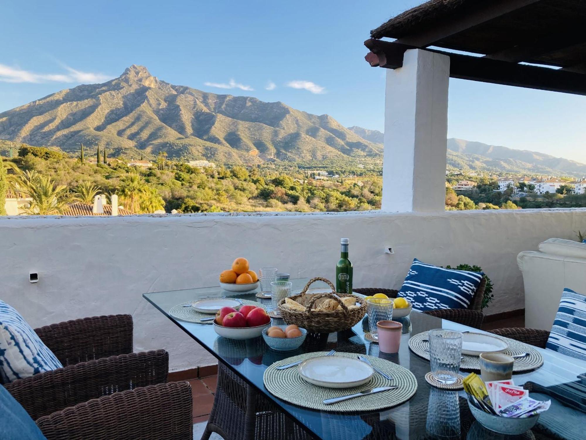 Las Lomas - Pool, Terrace & View Marbella Bagian luar foto