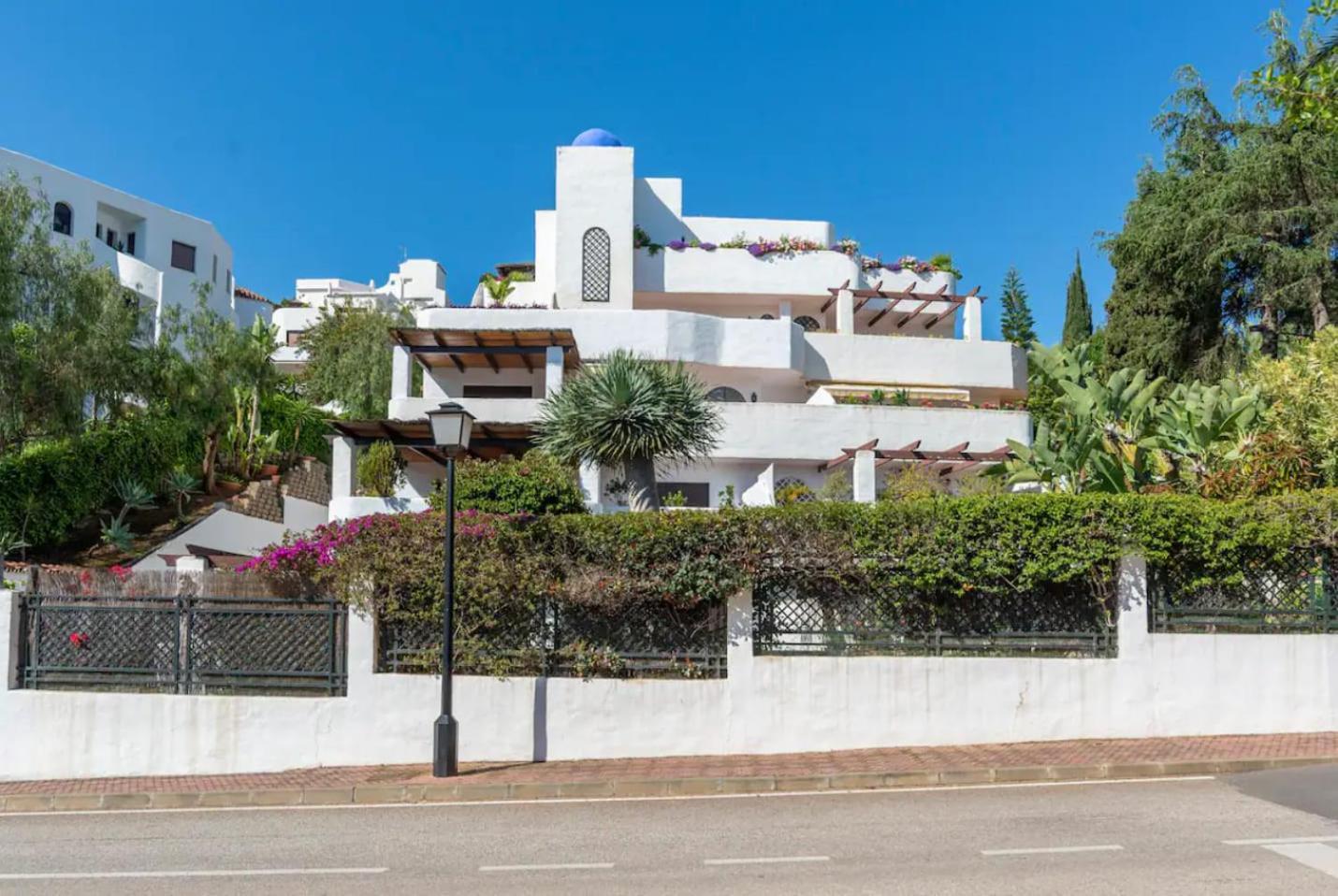 Las Lomas - Pool, Terrace & View Marbella Bagian luar foto