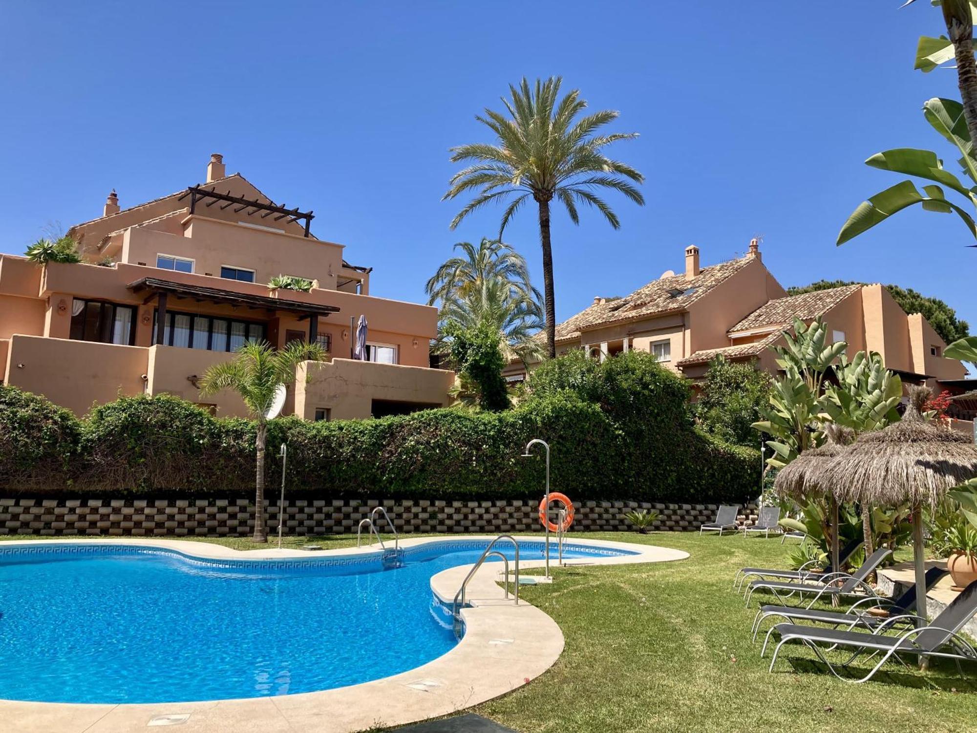Las Lomas - Pool, Terrace & View Marbella Bagian luar foto